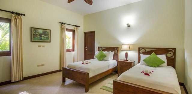 Hospitality Expert Little Waters Villa نيغريل المظهر الخارجي الصورة