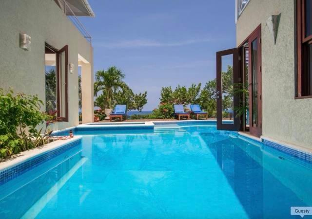 Hospitality Expert Little Waters Villa نيغريل المظهر الخارجي الصورة